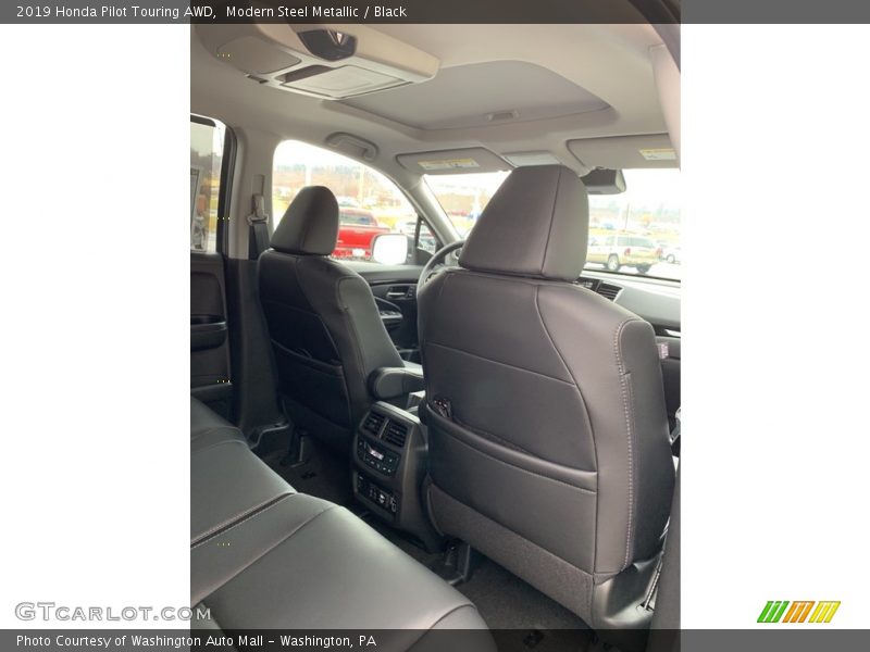 Modern Steel Metallic / Black 2019 Honda Pilot Touring AWD