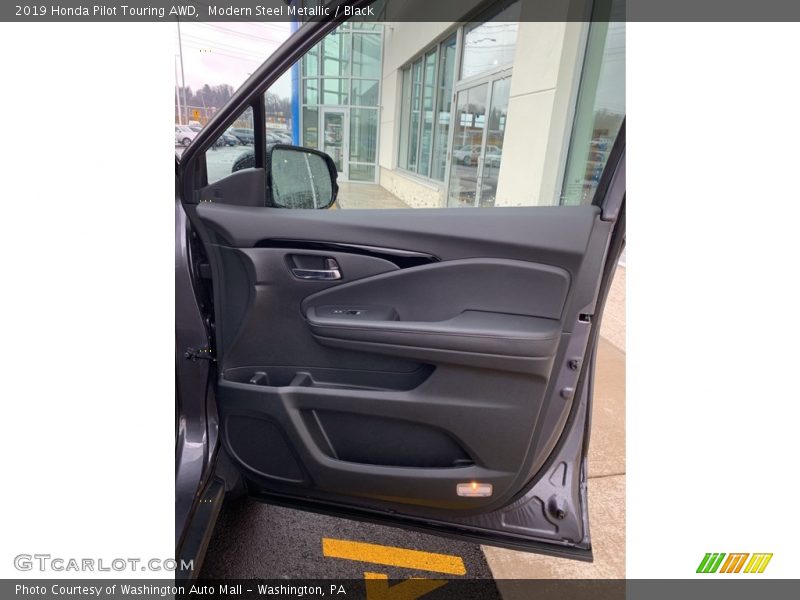 Modern Steel Metallic / Black 2019 Honda Pilot Touring AWD