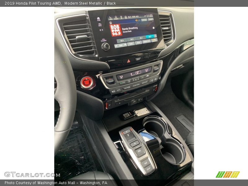 Modern Steel Metallic / Black 2019 Honda Pilot Touring AWD