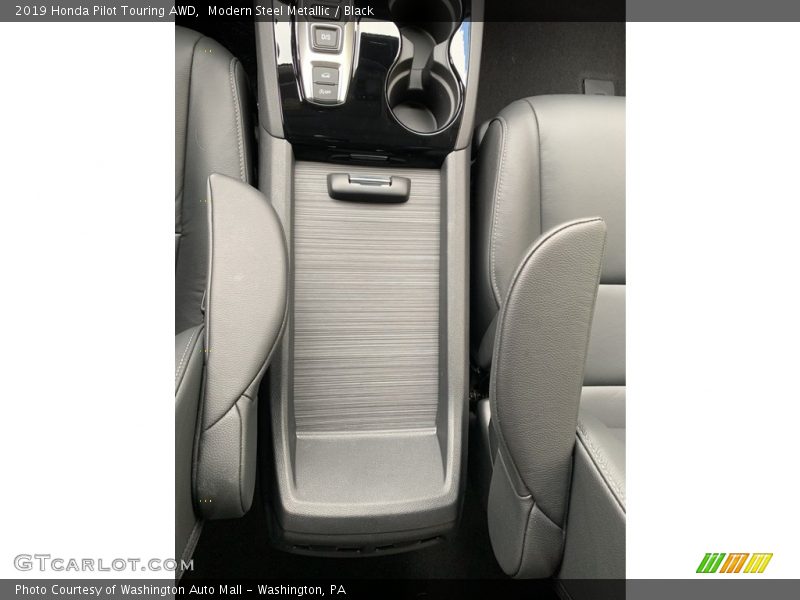 Modern Steel Metallic / Black 2019 Honda Pilot Touring AWD