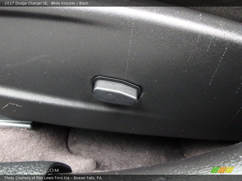 White Knuckle / Black 2017 Dodge Charger SE