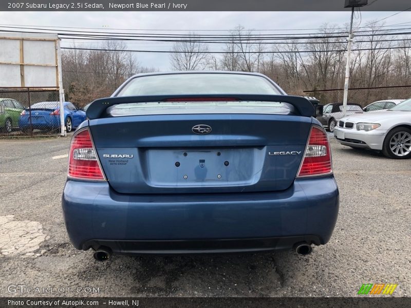 Newport Blue Pearl / Ivory 2007 Subaru Legacy 2.5i Sedan