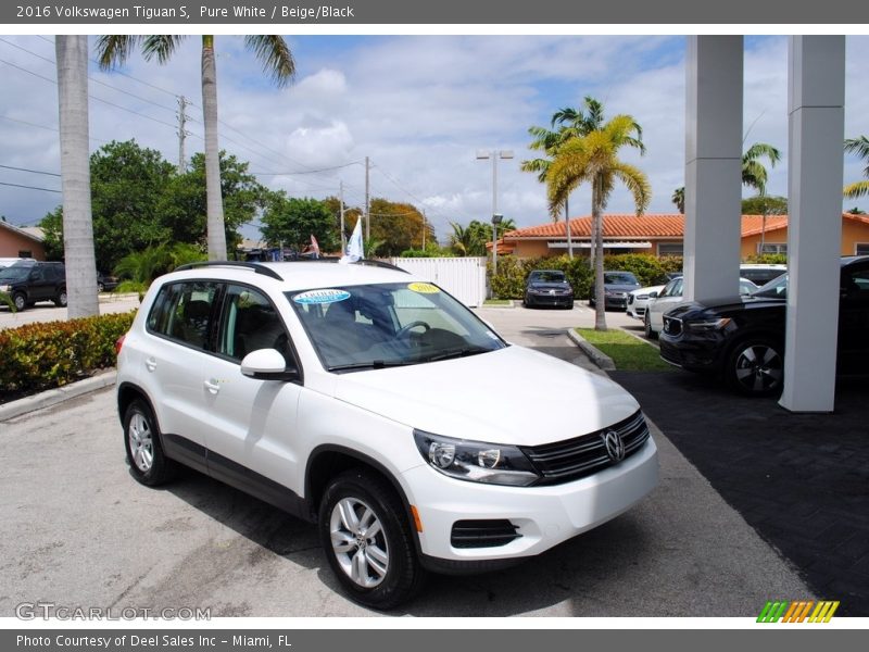 Pure White / Beige/Black 2016 Volkswagen Tiguan S