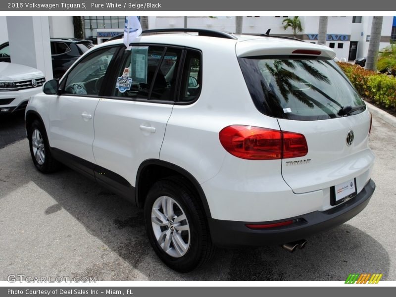 Pure White / Beige/Black 2016 Volkswagen Tiguan S