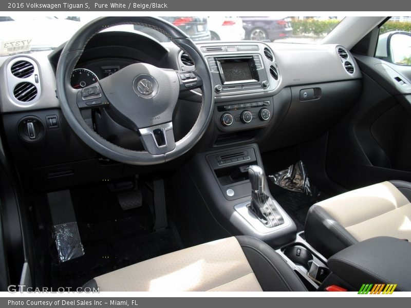 Pure White / Beige/Black 2016 Volkswagen Tiguan S