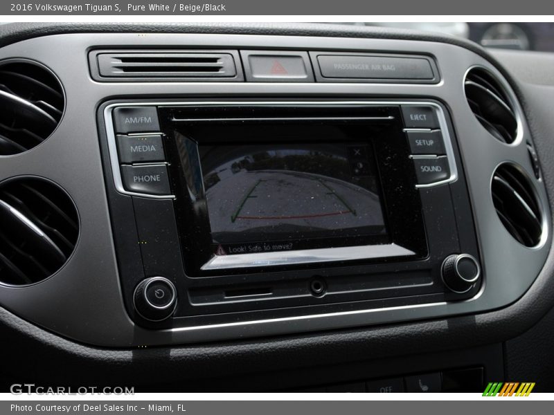 Pure White / Beige/Black 2016 Volkswagen Tiguan S