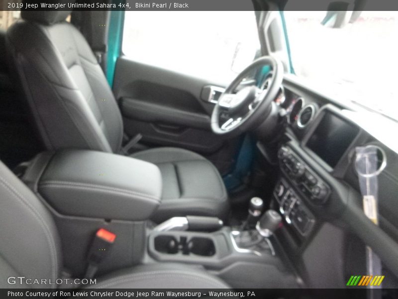 Bikini Pearl / Black 2019 Jeep Wrangler Unlimited Sahara 4x4