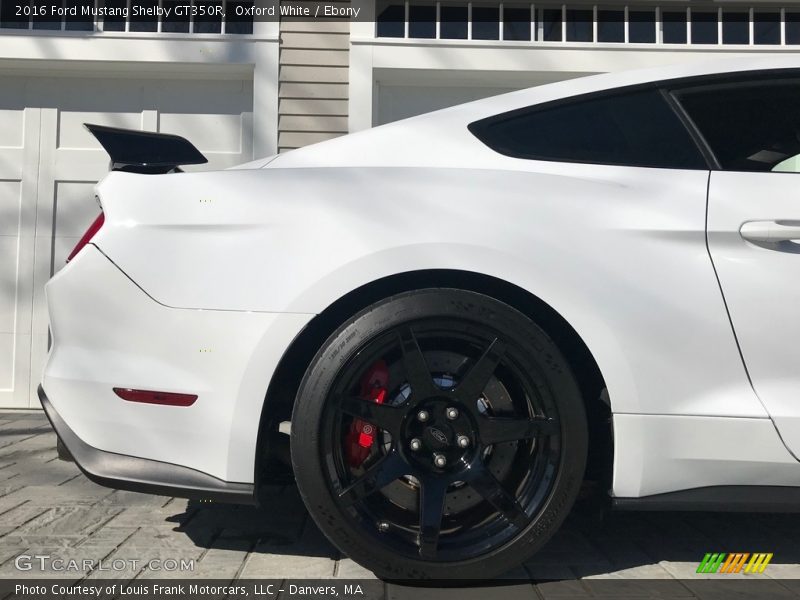 Oxford White / Ebony 2016 Ford Mustang Shelby GT350R