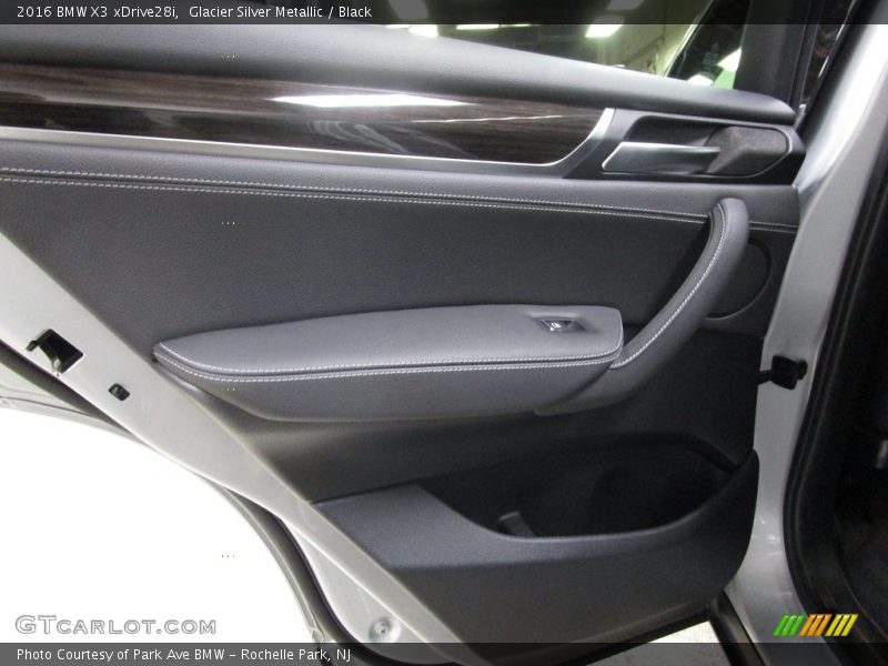 Glacier Silver Metallic / Black 2016 BMW X3 xDrive28i