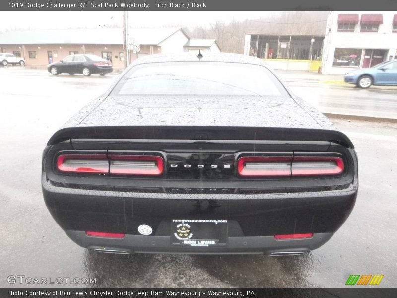 Pitch Black / Black 2019 Dodge Challenger R/T Scat Pack Widebody