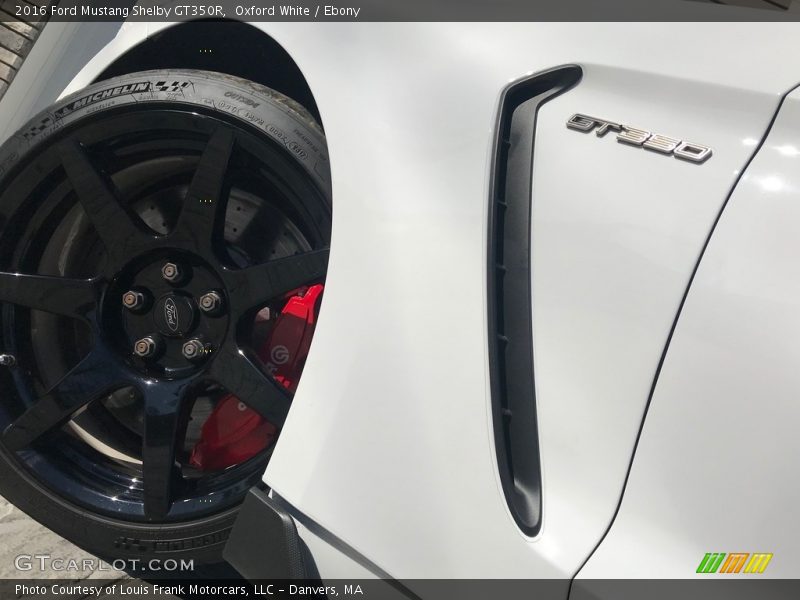 Oxford White / Ebony 2016 Ford Mustang Shelby GT350R