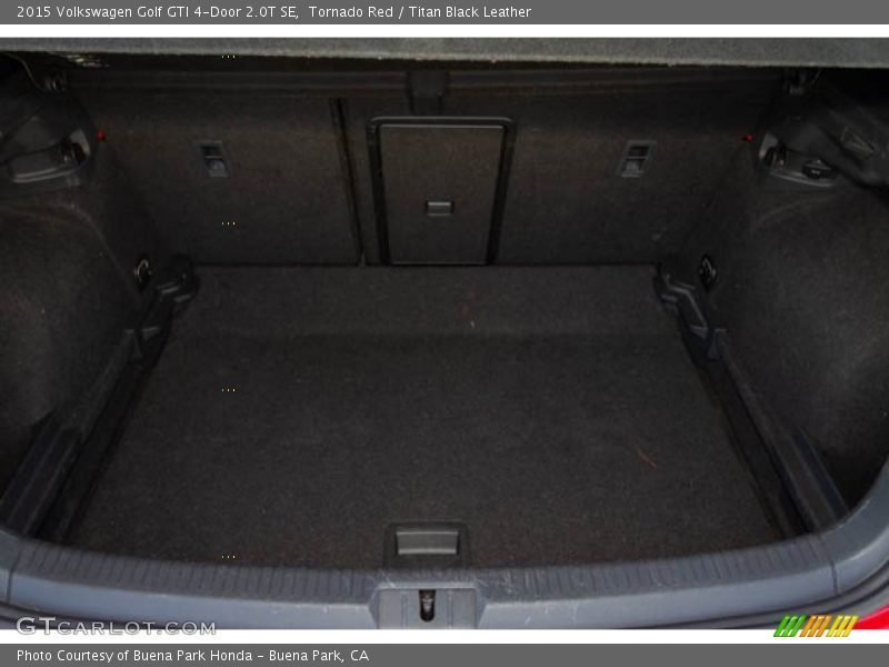 Tornado Red / Titan Black Leather 2015 Volkswagen Golf GTI 4-Door 2.0T SE
