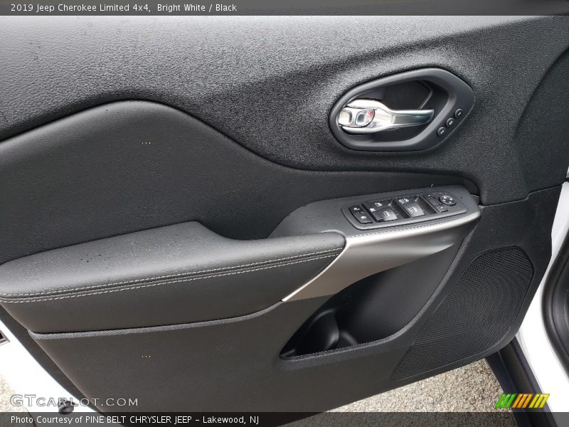 Bright White / Black 2019 Jeep Cherokee Limited 4x4