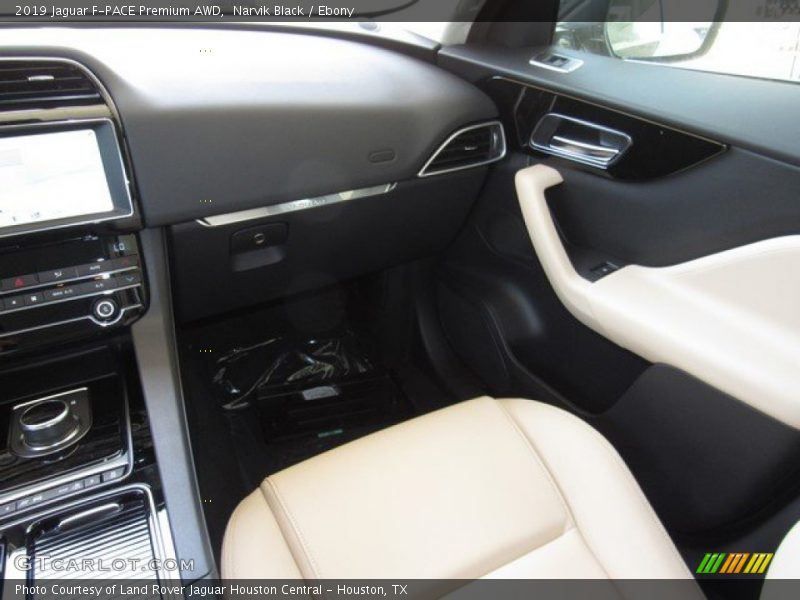Narvik Black / Ebony 2019 Jaguar F-PACE Premium AWD