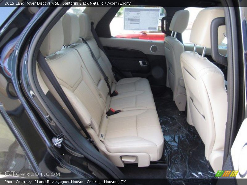 Santorini Black Metallic / Acorn/Ebony 2019 Land Rover Discovery SE