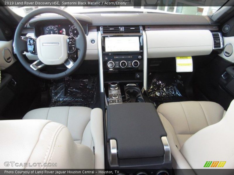 Santorini Black Metallic / Acorn/Ebony 2019 Land Rover Discovery HSE