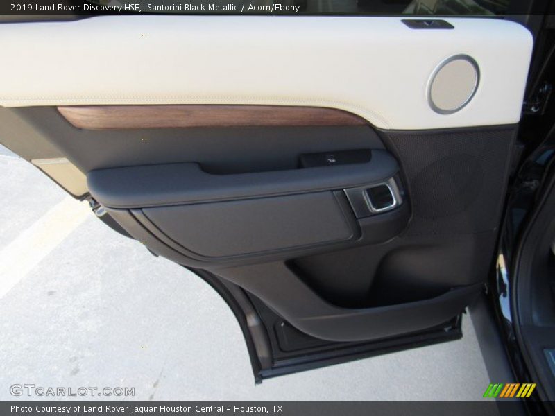 Santorini Black Metallic / Acorn/Ebony 2019 Land Rover Discovery HSE