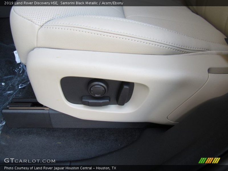 Santorini Black Metallic / Acorn/Ebony 2019 Land Rover Discovery HSE