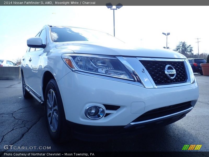 Moonlight White / Charcoal 2014 Nissan Pathfinder SL AWD