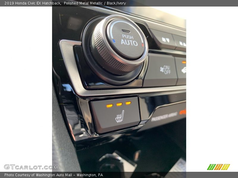 Polished Metal Metallic / Black/Ivory 2019 Honda Civic EX Hatchback