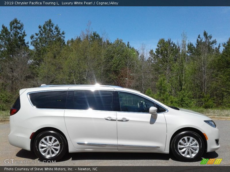 Luxury White Pearl / Cognac/Alloy 2019 Chrysler Pacifica Touring L