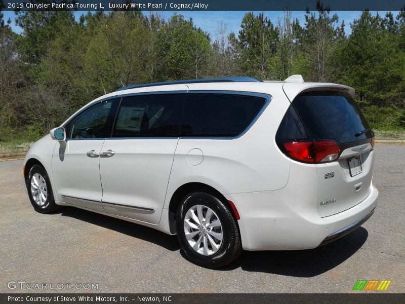 Luxury White Pearl / Cognac/Alloy 2019 Chrysler Pacifica Touring L