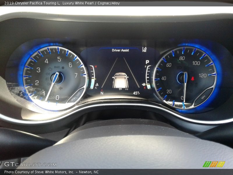 Luxury White Pearl / Cognac/Alloy 2019 Chrysler Pacifica Touring L
