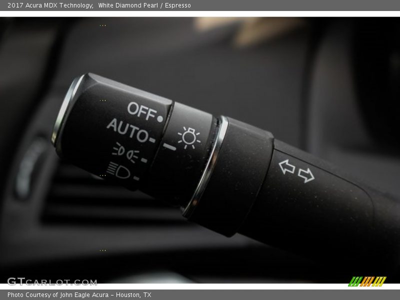 White Diamond Pearl / Espresso 2017 Acura MDX Technology