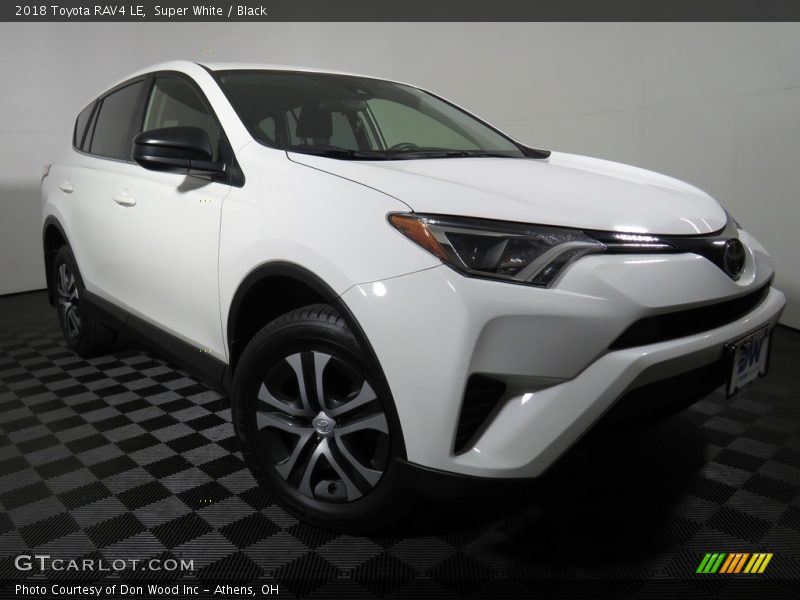 Super White / Black 2018 Toyota RAV4 LE