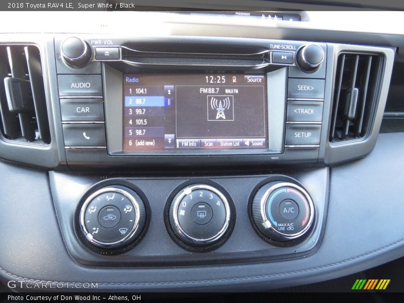 Super White / Black 2018 Toyota RAV4 LE