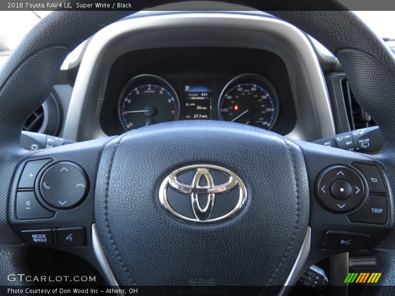 Super White / Black 2018 Toyota RAV4 LE