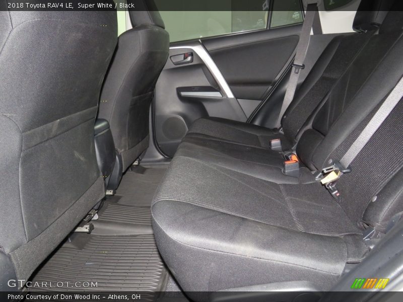 Super White / Black 2018 Toyota RAV4 LE