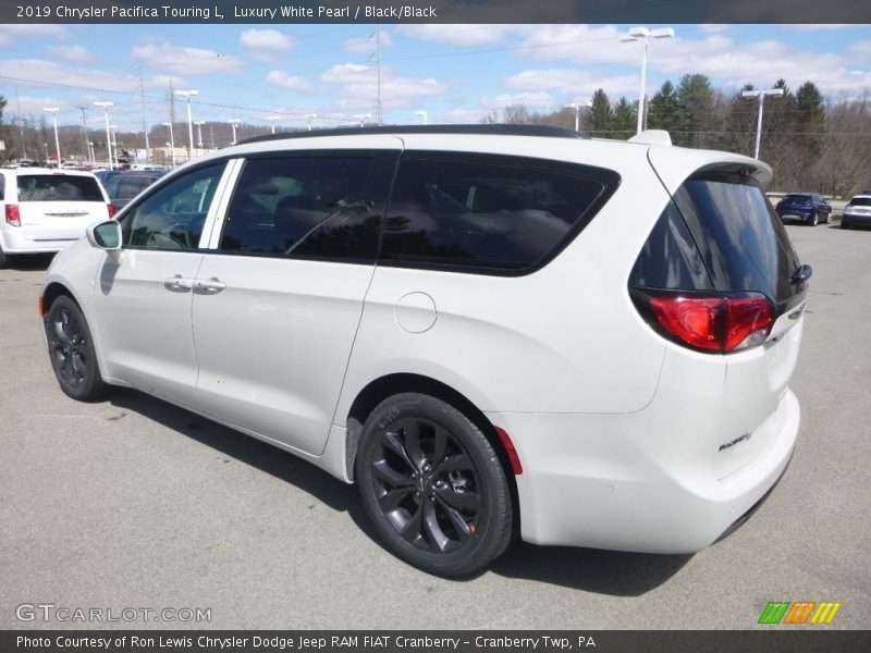 Luxury White Pearl / Black/Black 2019 Chrysler Pacifica Touring L
