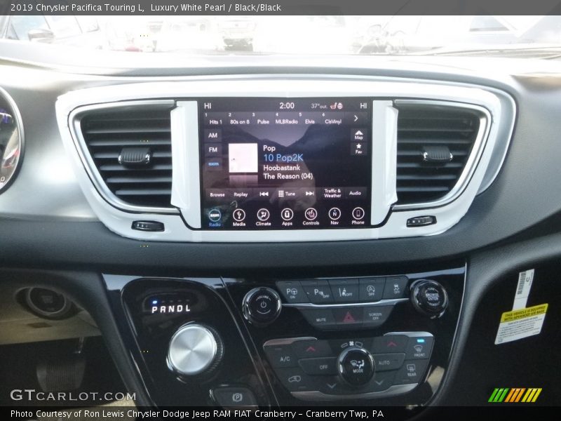 Controls of 2019 Pacifica Touring L