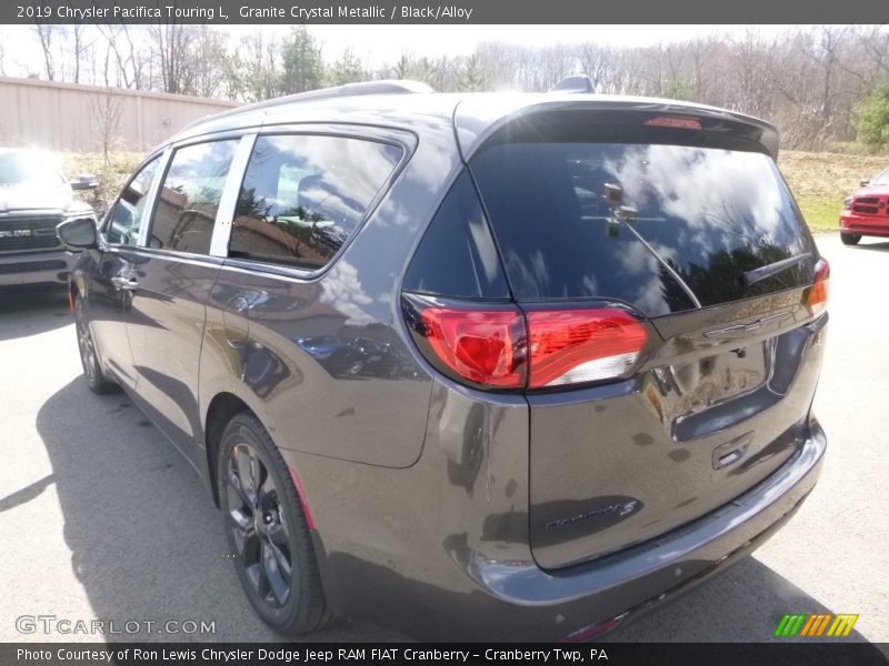 Granite Crystal Metallic / Black/Alloy 2019 Chrysler Pacifica Touring L