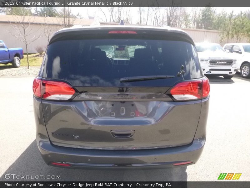 Granite Crystal Metallic / Black/Alloy 2019 Chrysler Pacifica Touring L