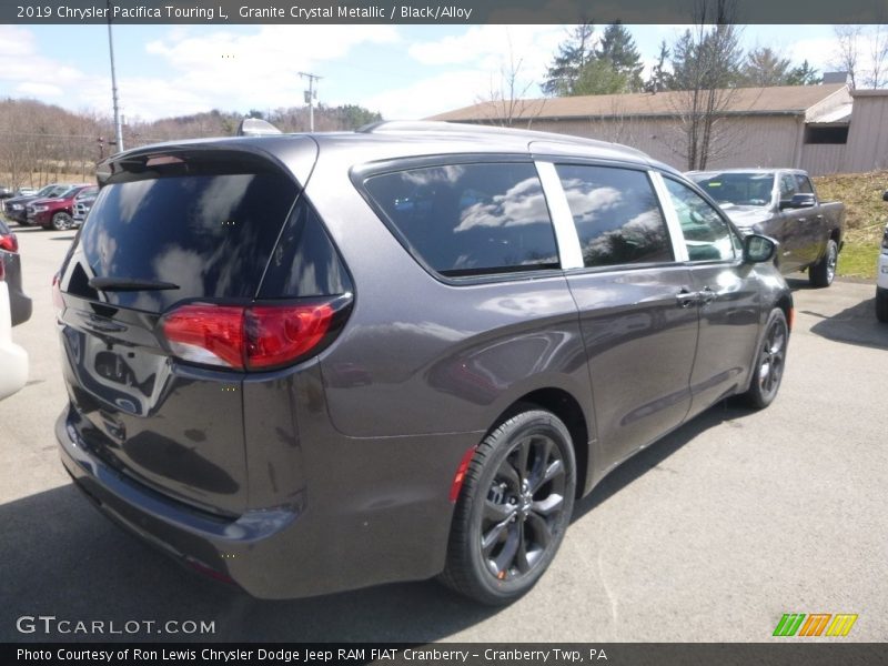 Granite Crystal Metallic / Black/Alloy 2019 Chrysler Pacifica Touring L