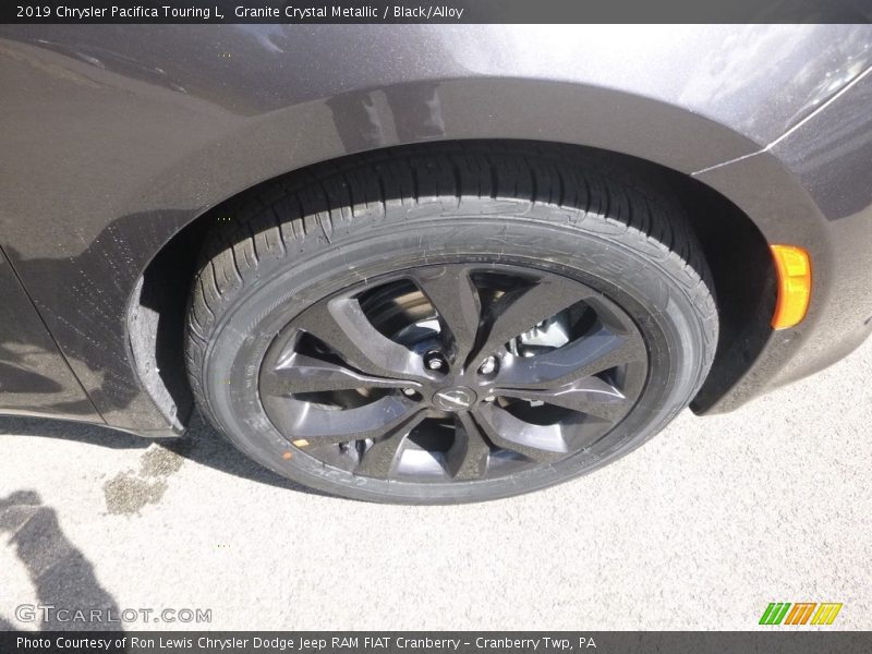 Granite Crystal Metallic / Black/Alloy 2019 Chrysler Pacifica Touring L