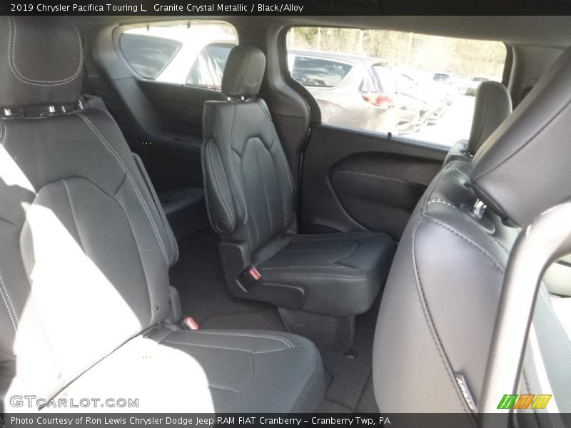 Granite Crystal Metallic / Black/Alloy 2019 Chrysler Pacifica Touring L