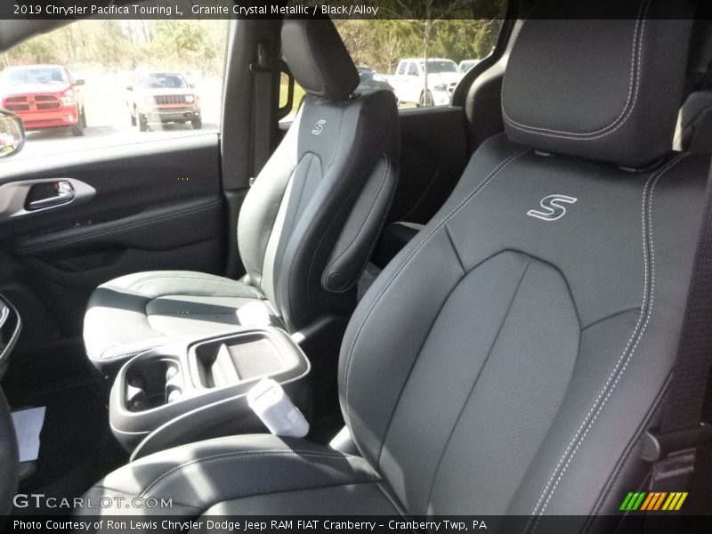 Granite Crystal Metallic / Black/Alloy 2019 Chrysler Pacifica Touring L