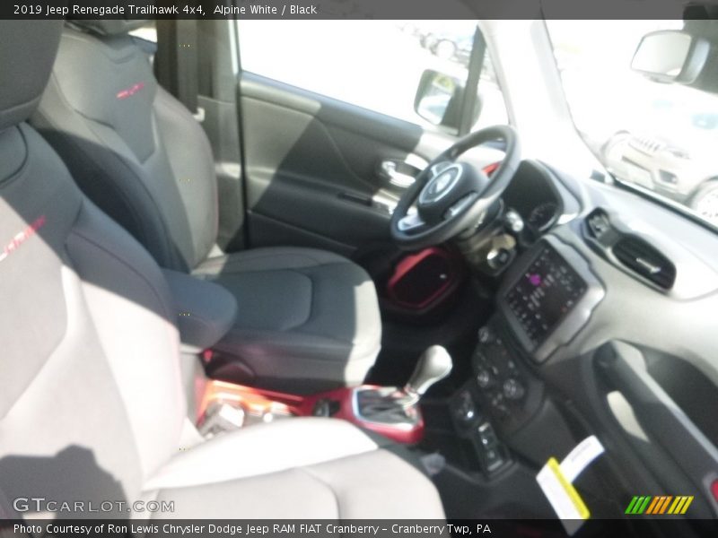 Alpine White / Black 2019 Jeep Renegade Trailhawk 4x4
