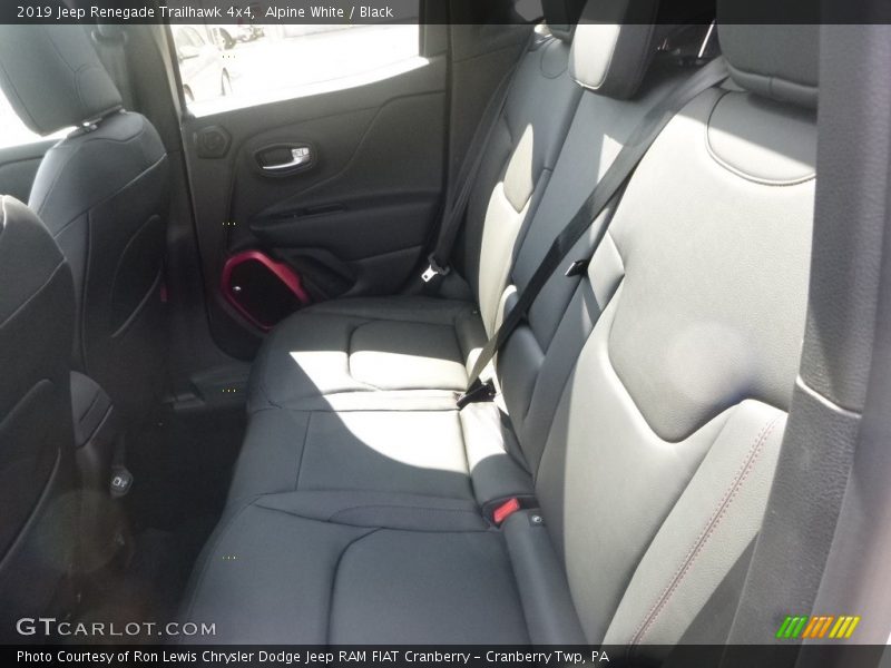 Alpine White / Black 2019 Jeep Renegade Trailhawk 4x4
