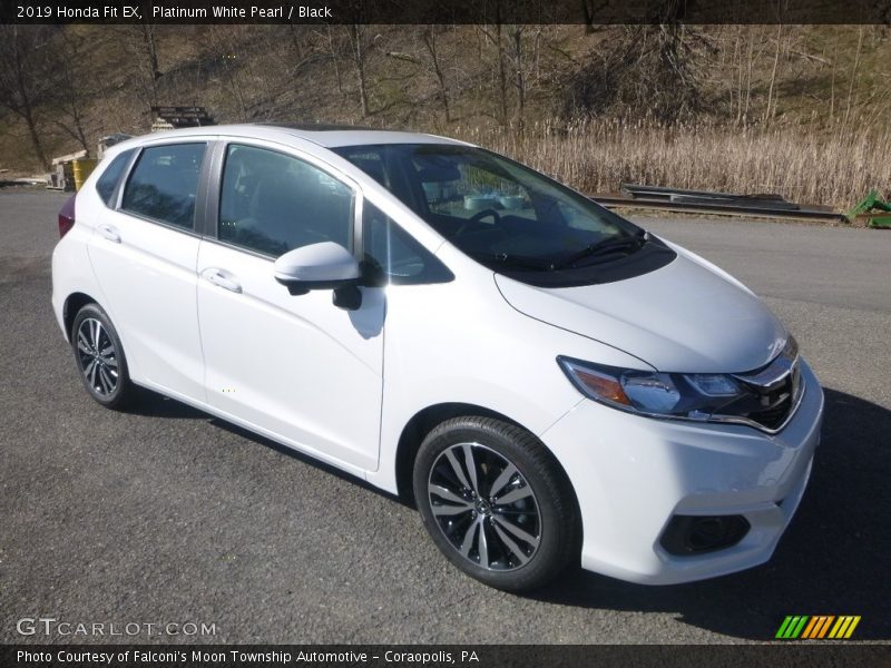 Front 3/4 View of 2019 Fit EX