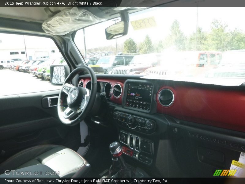 Bright White / Black 2019 Jeep Wrangler Rubicon 4x4