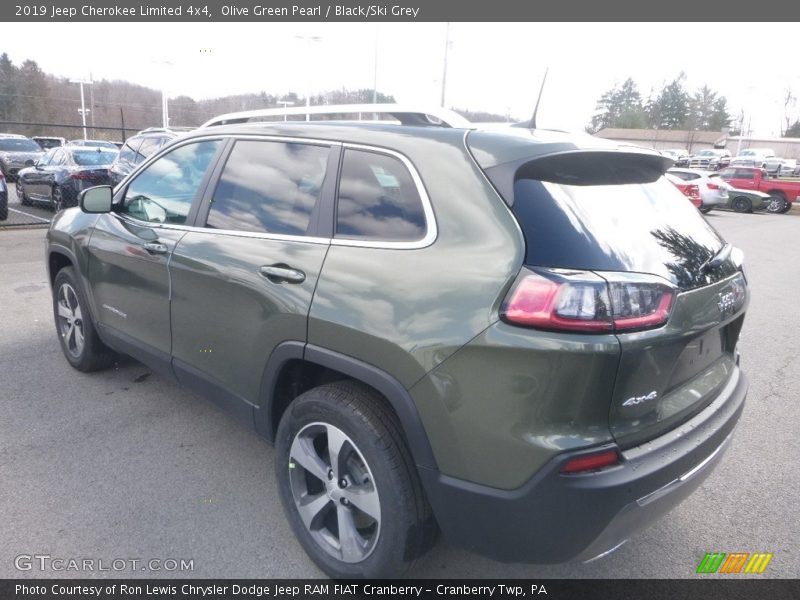Olive Green Pearl / Black/Ski Grey 2019 Jeep Cherokee Limited 4x4