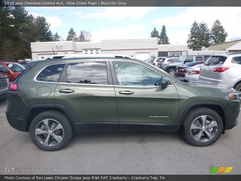 Olive Green Pearl / Black/Ski Grey 2019 Jeep Cherokee Limited 4x4