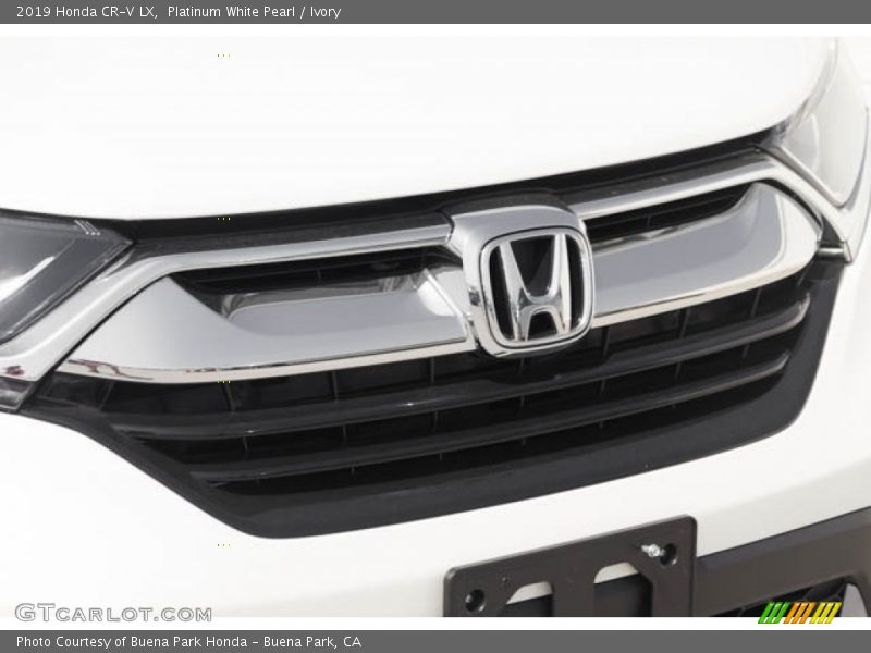 Platinum White Pearl / Ivory 2019 Honda CR-V LX