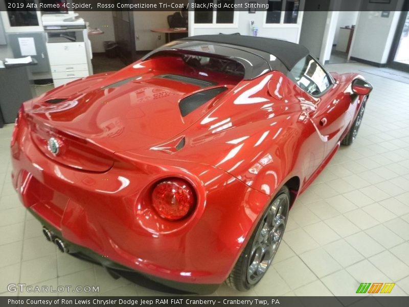 Rosso Competizione Tri-Coat / Black/Red Accent Stitching 2019 Alfa Romeo 4C Spider