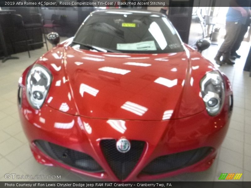 Rosso Competizione Tri-Coat / Black/Red Accent Stitching 2019 Alfa Romeo 4C Spider