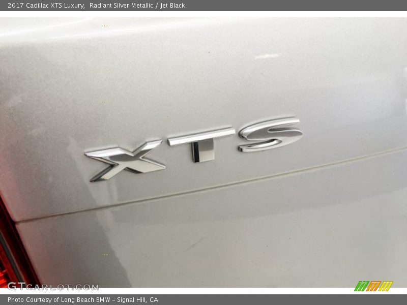 Radiant Silver Metallic / Jet Black 2017 Cadillac XTS Luxury